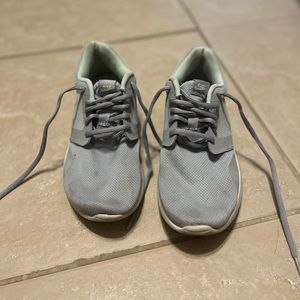 Nike women athletic  shoes -size 8. Used but good condition!